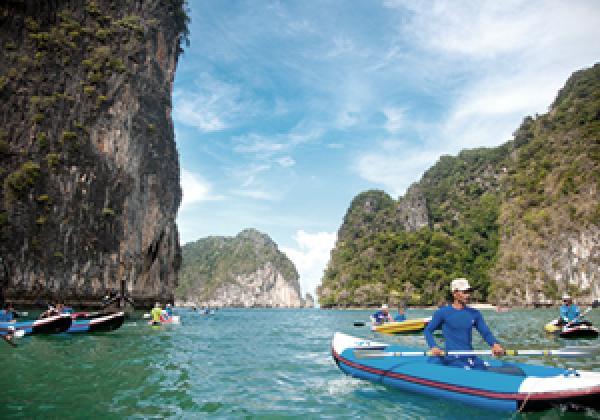 가족과 함께 푸켓에서 카약
